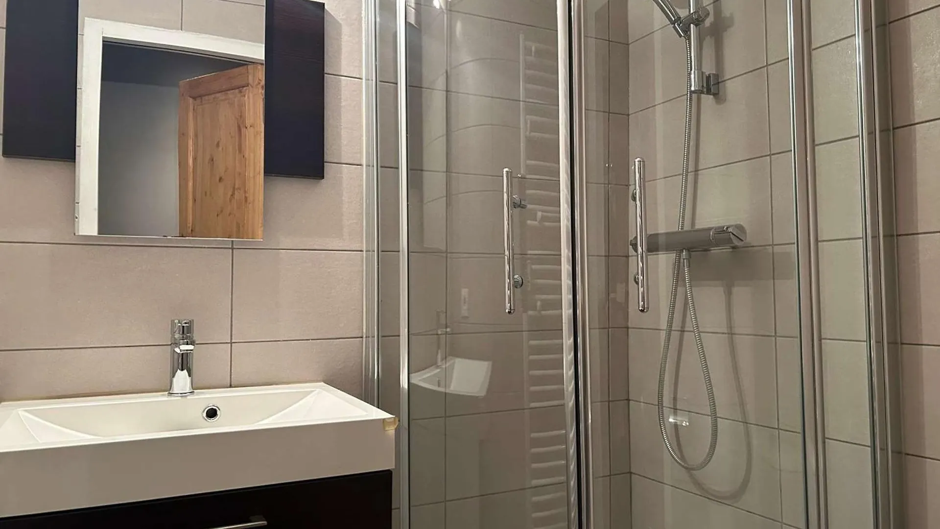 Studio Cosy Pour 2 Personnes A Meribel, Proche Des Pistes Et Commerces - Fr-1-180-42
