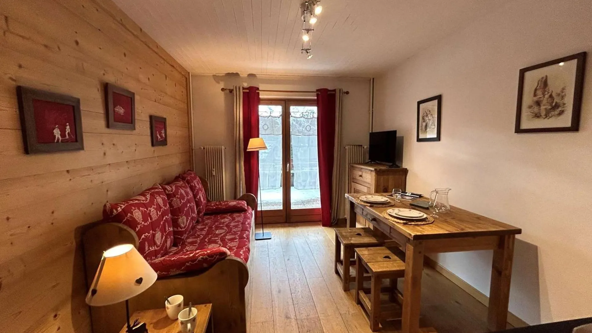 Studio Cosy Pour 2 Personnes A Meribel, Proche Des Pistes Et Commerces - Fr-1-180-42 0*,  Franciaország